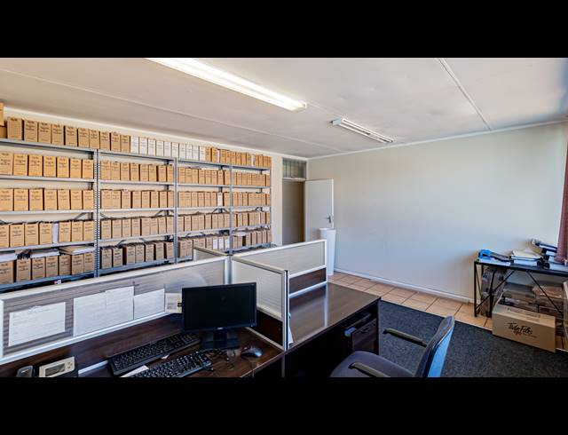 250M² OFFICE TO LET IN FERNDALE